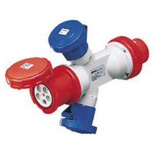 Gewiss Csatlakozó-elosztó adapter IP67-CSATLAKOZÓ dugó 3P+N+E 63A 400V ac 50/60HZ-2 csatlakozó-aljzat 2P+E 32A 230V ac+1 csatlakozó-aljzat 3P+N+E 63A 400V ac termékfotó