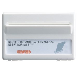 Gewiss Univerzális kártyás kapcs. hotel rendszerekhez - Egypólusú NO - 10A - 54MM kártya - Jelzőfény 230V - 3 modul - System white