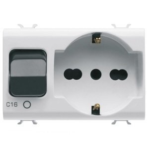 Gewiss Reteszelő kapcsolós csatlakozó-aljzat - 2P+E 16A - P40 - Kismegszakítóval 1P+N 16A - 230 V AC - 3 modulos - Szatén fehér - CHORUSMART