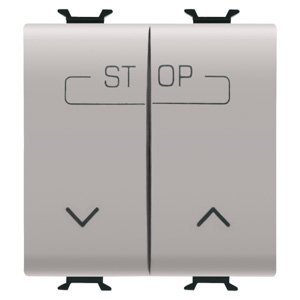 Gewiss Dupla nyomógomb 250V AC - Rugós vezetékbekötésű - 1P NO 16A - Szimbólum: fel-le-stop - 2 modulos - Szatén bézs - CHORUSMART