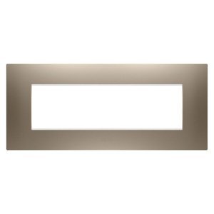 Gewiss Ego díszítőkeret - Festett technopolimer - 7 modulos - Halvány bronz - CHORUSMART termékfotó