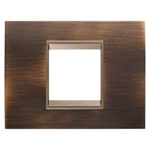 Gewiss Lux díszítőkeret - Fém - 2 modulos - Antik sárgaréz - Matt sötét bronz színű belső kerettel - CHORUSMART termékfotó