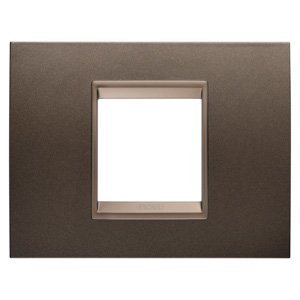 Gewiss Lux díszítőkeret - Fém - 2 modulos - Bronzbarna - Matt sötét bronz színű belső kerettel - CHORUSMART termékfotó