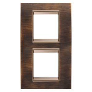 Gewiss Lux international díszítőkeret - Fém - 2+2 modulos, függőleges - Antik sárgaréz - Matt sötét bronz színű belső kerettel - CHORUSMART termékfotó